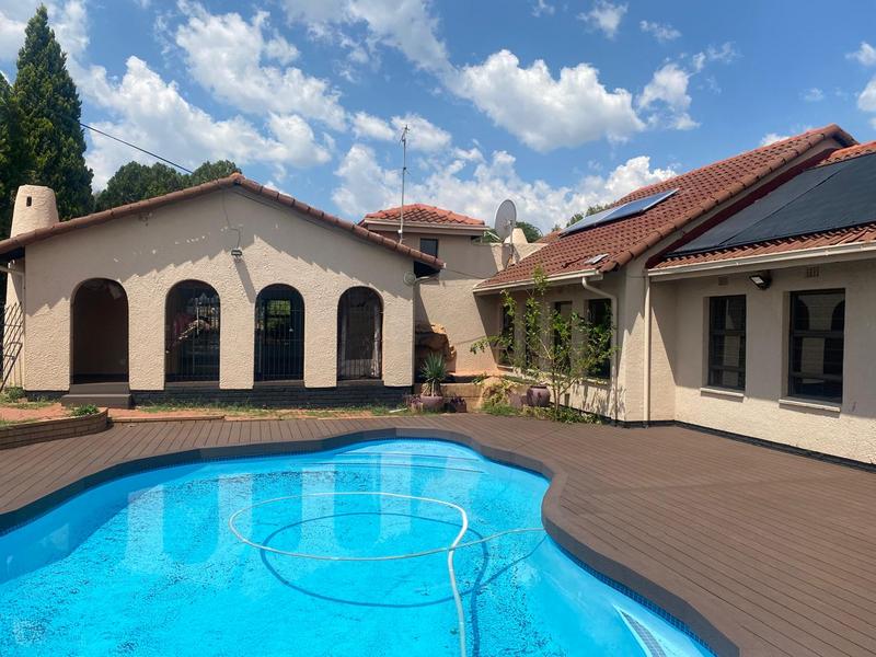 To Let 4 Bedroom Property for Rent in Discovery Gauteng