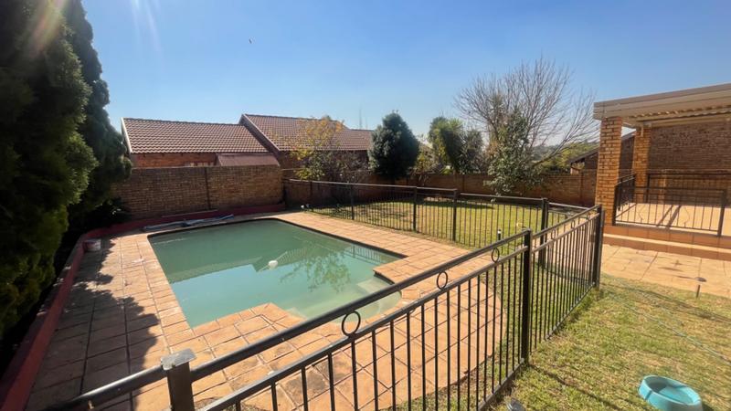 3 Bedroom Property for Sale in Thatchfield Gauteng