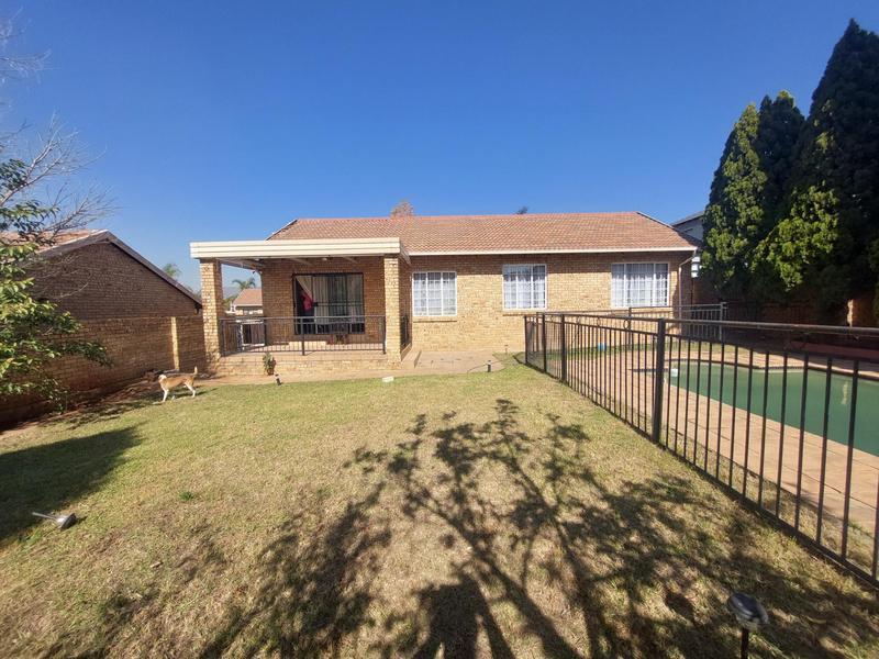 3 Bedroom Property for Sale in Thatchfield Gauteng