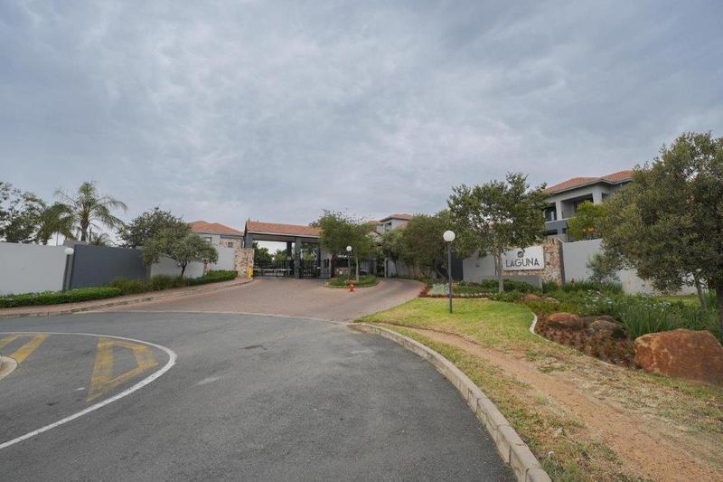 2 Bedroom Property for Sale in Barbeque Downs Gauteng