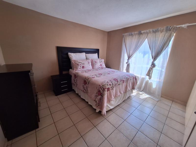 2 Bedroom Property for Sale in The Orchards Gauteng