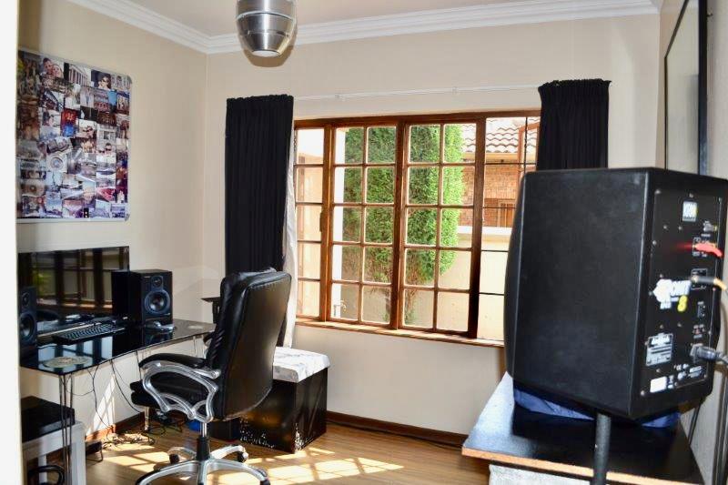 3 Bedroom Property for Sale in Thatchfield Close Gauteng