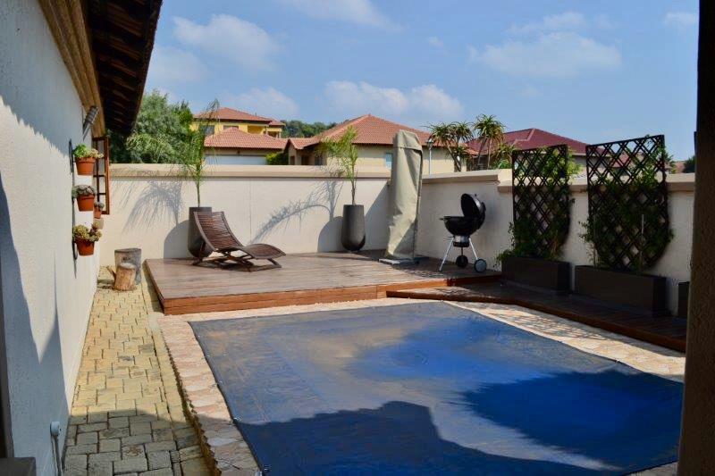 3 Bedroom Property for Sale in Thatchfield Close Gauteng