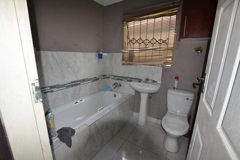 3 Bedroom Property for Sale in Olievenhoutbosch Gauteng