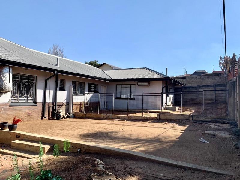 Commercial Property for Sale in South Crest Gauteng