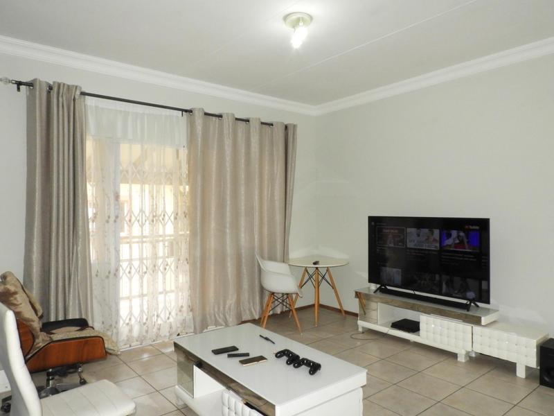 1 Bedroom Property for Sale in Sundowner Gauteng