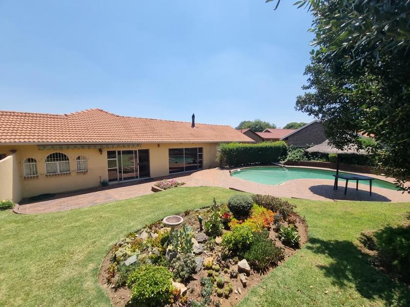 3 Bedroom Property for Sale in Glen Marais Gauteng