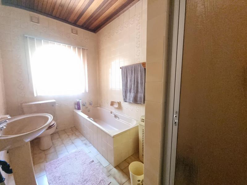 3 Bedroom Property for Sale in Glen Marais Gauteng