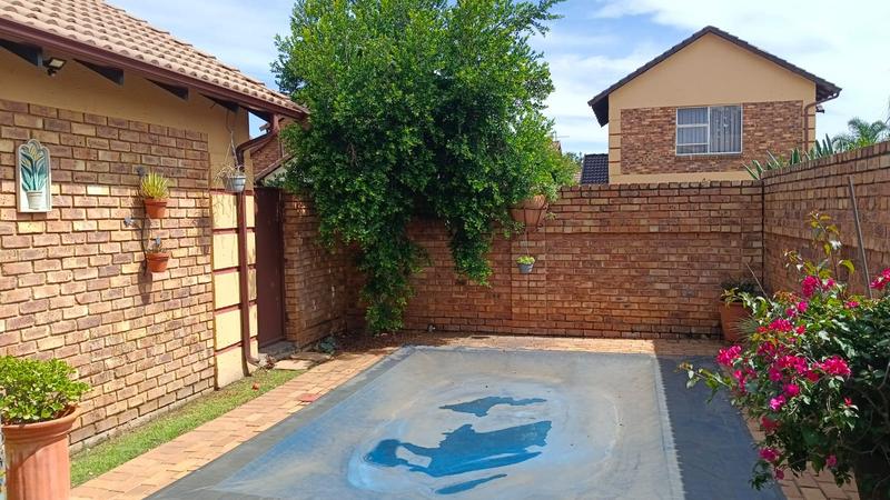 3 Bedroom Property for Sale in Glen Marais Gauteng