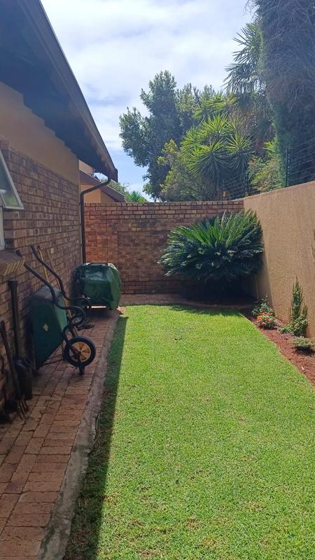 3 Bedroom Property for Sale in Glen Marais Gauteng