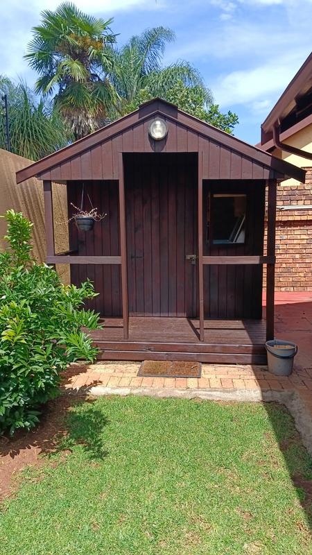 3 Bedroom Property for Sale in Glen Marais Gauteng