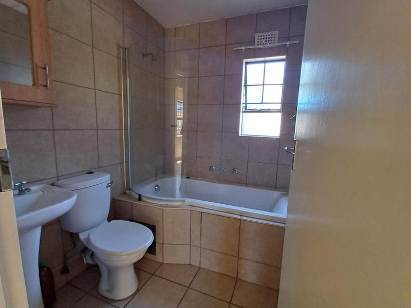 2 Bedroom Property for Sale in Akasia Gauteng