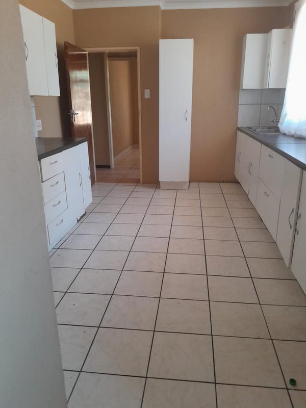 To Let 3 Bedroom Property for Rent in Kwaggasrand Gauteng