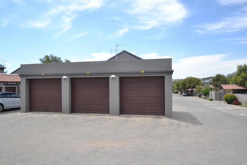 2 Bedroom Property for Sale in Noordwyk Gauteng