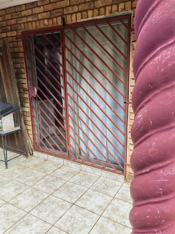 4 Bedroom Property for Sale in Soshanguve East Gauteng