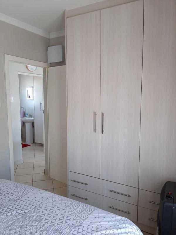 To Let 2 Bedroom Property for Rent in Azaadville Gauteng