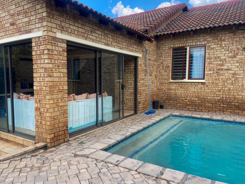 3 Bedroom Property for Sale in Ruimsig Gauteng
