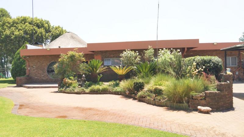 8 Bedroom Property for Sale in Vaal Marina Gauteng