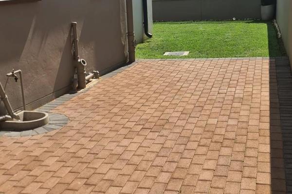 3 Bedroom Property for Sale in Waterfall Country Estate Gauteng