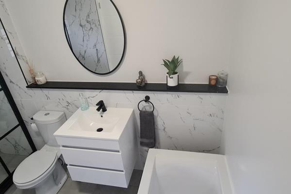 3 Bedroom Property for Sale in Waterfall Country Estate Gauteng