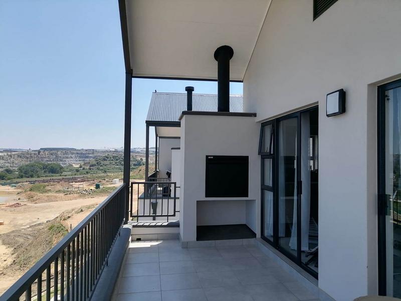 2 Bedroom Property for Sale in Waterfall Country Estate Gauteng