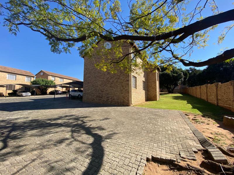 2 Bedroom Property for Sale in North Riding Gauteng