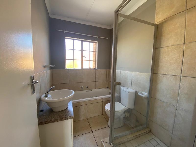 2 Bedroom Property for Sale in North Riding Gauteng