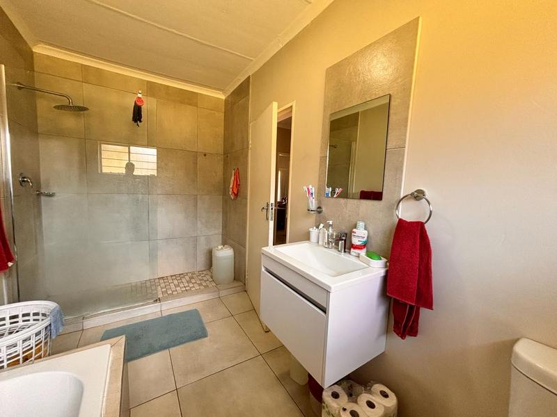 11 Bedroom Property for Sale in Florida Park Gauteng