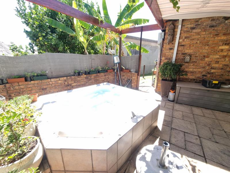 5 Bedroom Property for Sale in Misty Bay Gauteng