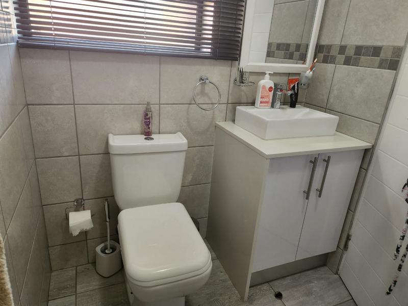 2 Bedroom Property for Sale in Illiondale Gauteng