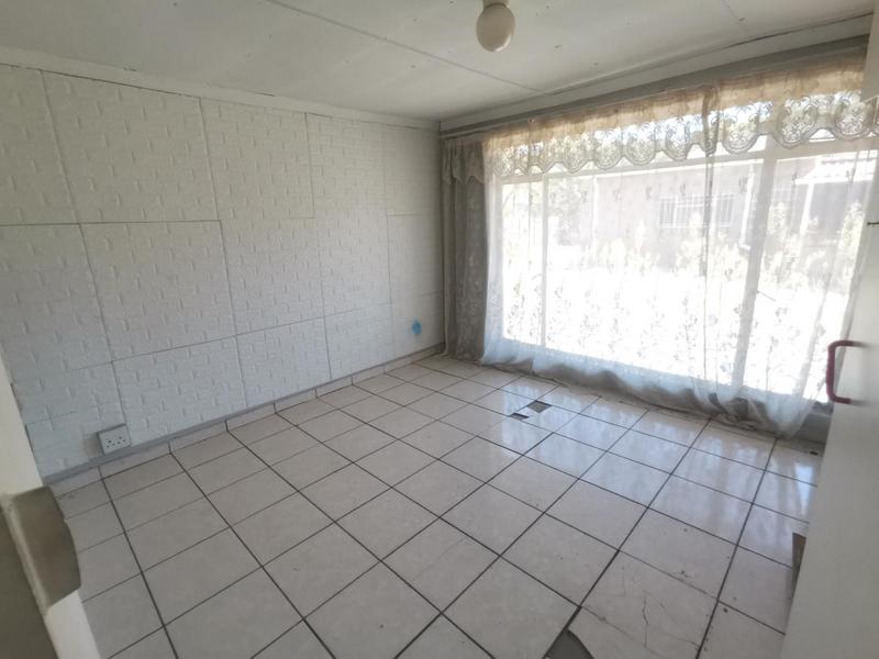 6 Bedroom Property for Sale in Cinderella Gauteng