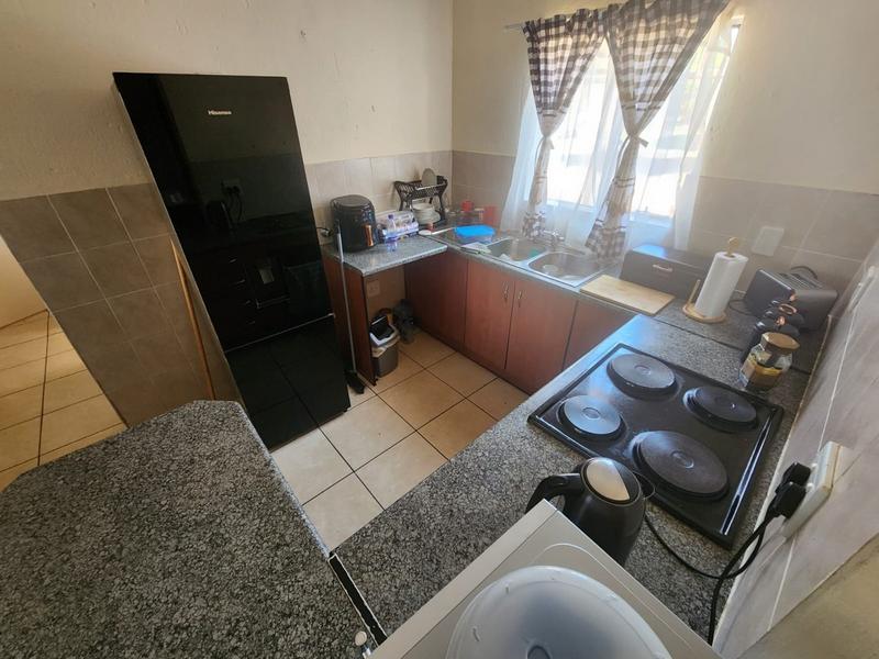2 Bedroom Property for Sale in Helikonpark Gauteng