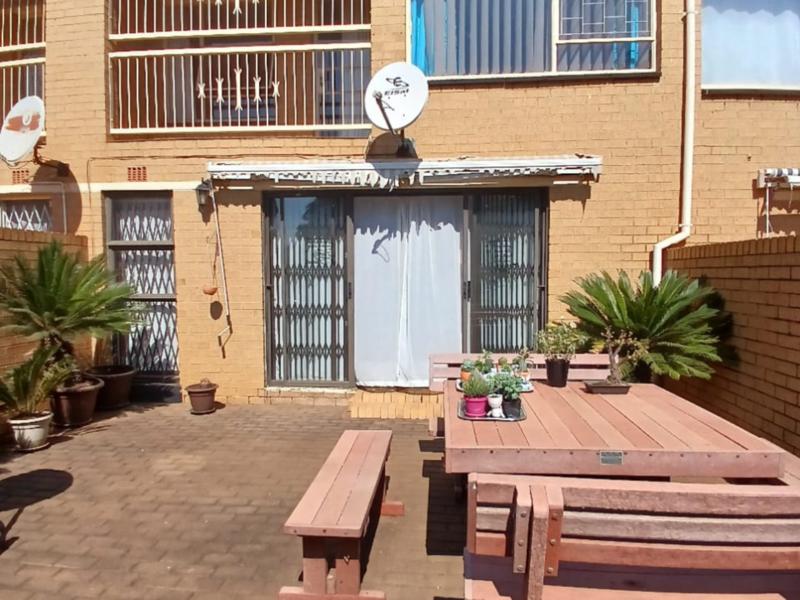 3 Bedroom Property for Sale in Birchleigh North Gauteng