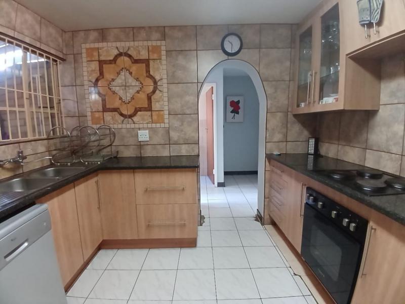 3 Bedroom Property for Sale in Birchleigh North Gauteng