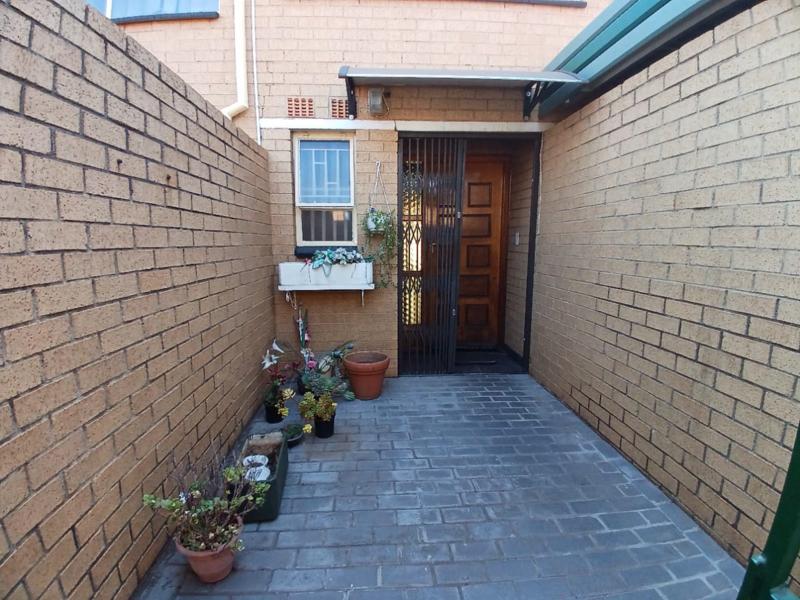 3 Bedroom Property for Sale in Birchleigh North Gauteng