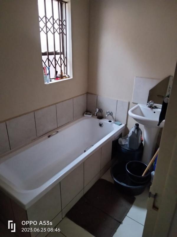 2 Bedroom Property for Sale in Clayville Gauteng