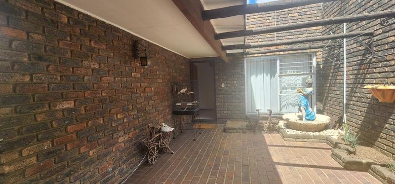 3 Bedroom Property for Sale in Freeway Park Gauteng