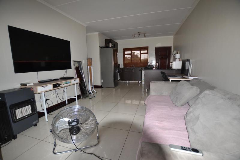 1 Bedroom Property for Sale in Noordwyk Gauteng