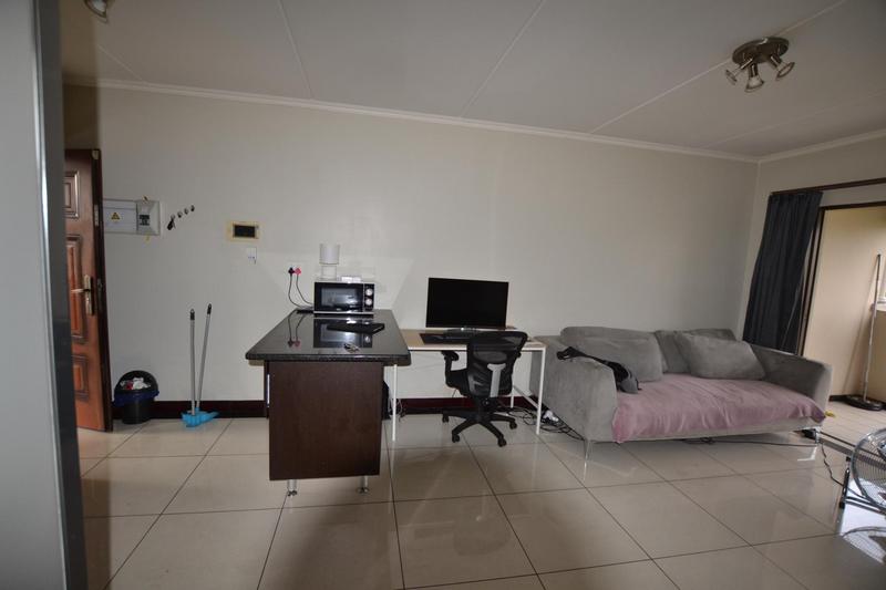 1 Bedroom Property for Sale in Noordwyk Gauteng