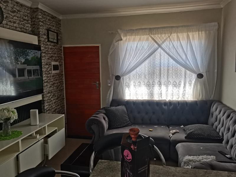 To Let 3 Bedroom Property for Rent in Lufhereng Gauteng