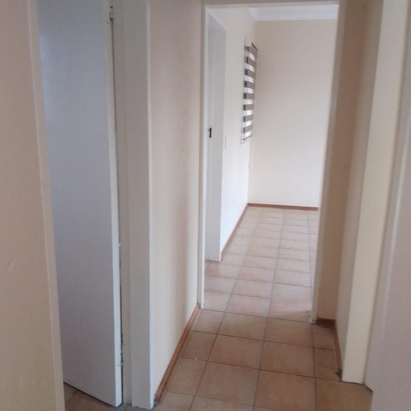 To Let 2 Bedroom Property for Rent in Gosforth Park Gauteng