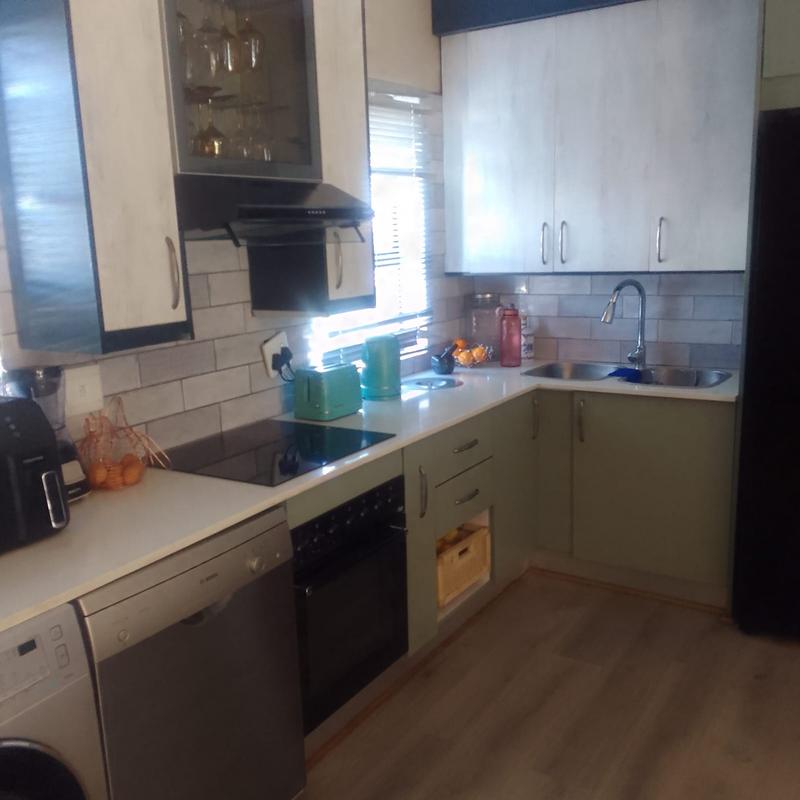 To Let 2 Bedroom Property for Rent in Gosforth Park Gauteng