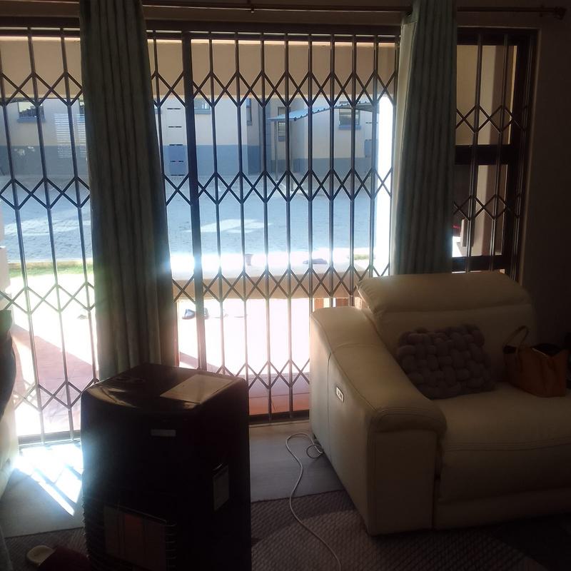 To Let 2 Bedroom Property for Rent in Gosforth Park Gauteng