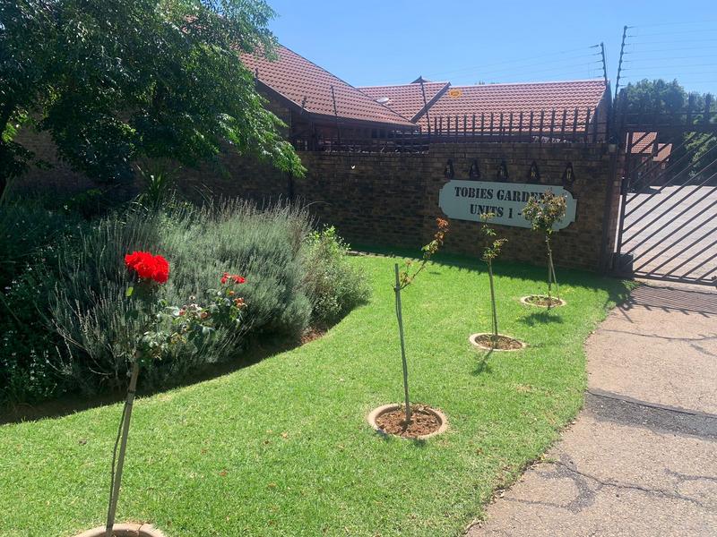 3 Bedroom Property for Sale in Birchleigh North Gauteng