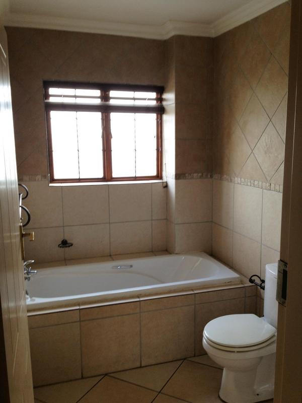 2 Bedroom Property for Sale in Zwartkop Gauteng