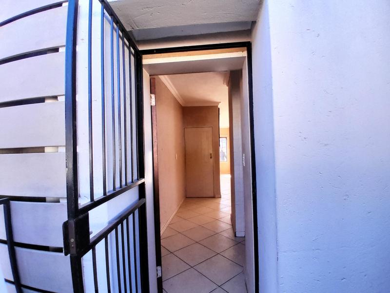 2 Bedroom Property for Sale in Zwartkop Gauteng