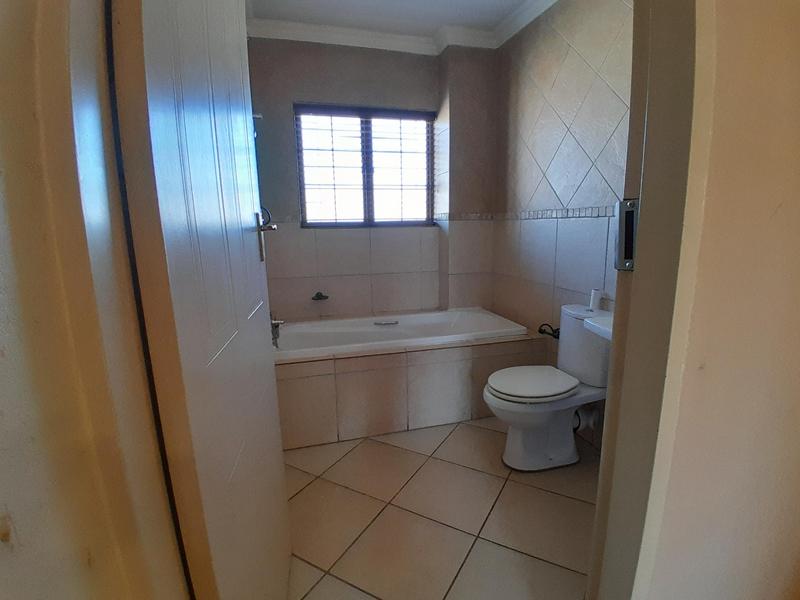 2 Bedroom Property for Sale in Zwartkop Gauteng