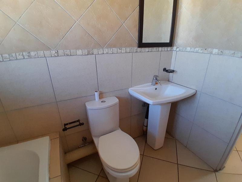 2 Bedroom Property for Sale in Zwartkop Gauteng