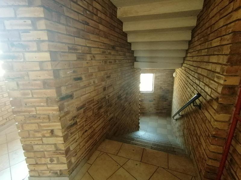 1 Bedroom Property for Sale in Honeypark Gauteng