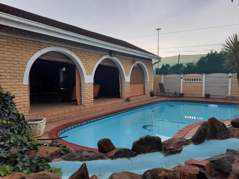 5 Bedroom Property for Sale in Arcon Park Gauteng